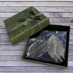 NEW Pressed Flower clear leaf earrings in gift box